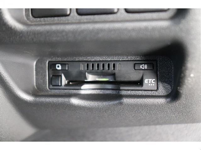 TOYOTA HIACE VAN 2WD 2021 Image 31