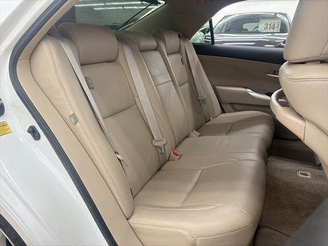 TOYOTA CROWN SEDAN 2011 Image 31