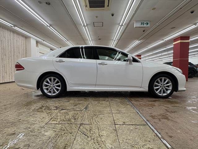 TOYOTA CROWN SEDAN 2011 Image 31