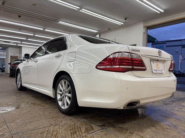 TOYOTA CROWN SEDAN 2011 Image 31