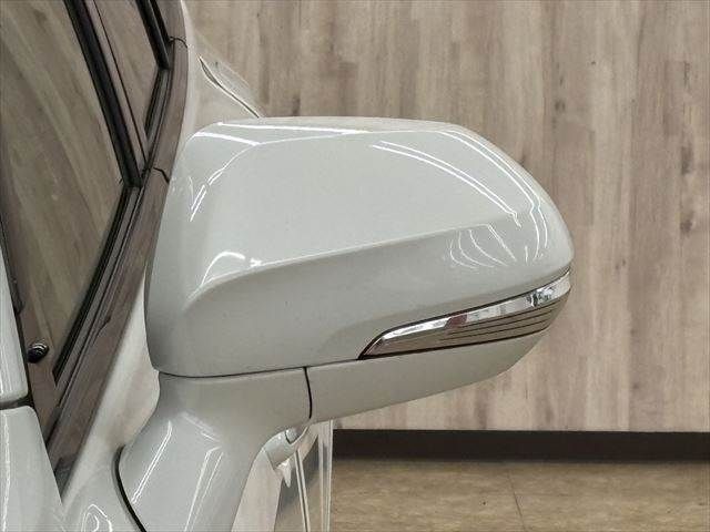 TOYOTA CROWN SEDAN HYBRID 2018 Image 31