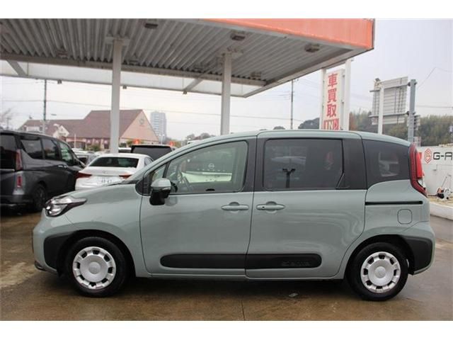 TOYOTA SIENTA HYBRID 2023 Image 31