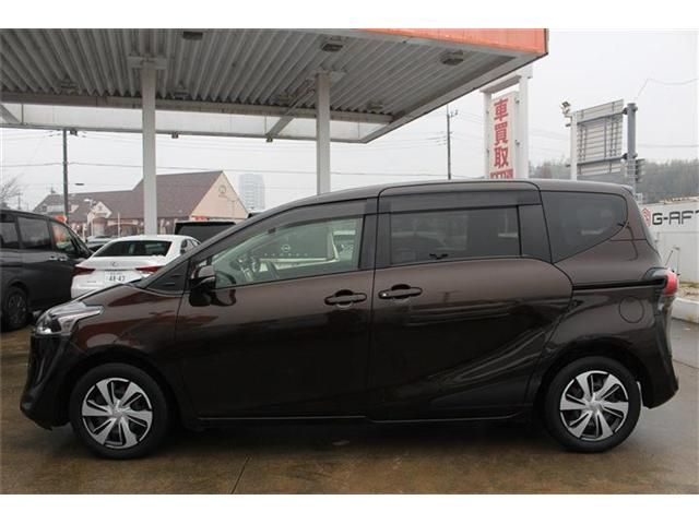 TOYOTA SIENTA 2018 Image 31