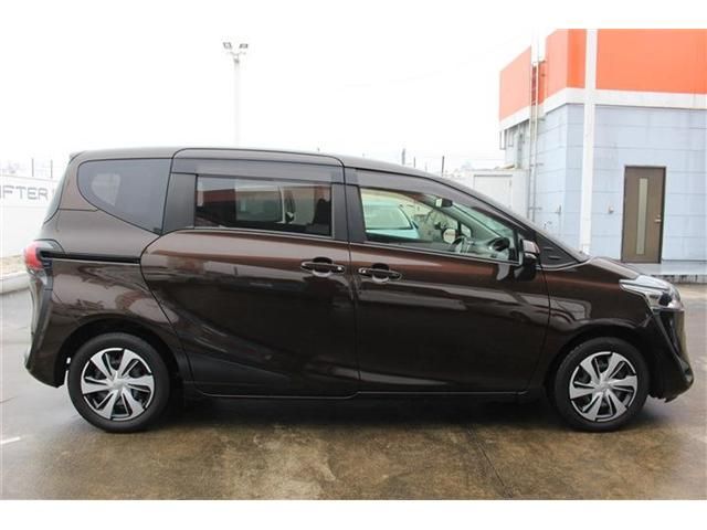 TOYOTA SIENTA 2018 Image 31