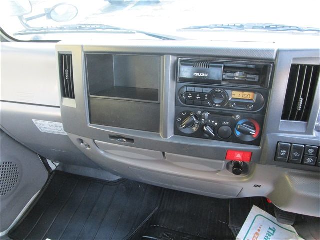 ISUZU  2016 Image 31