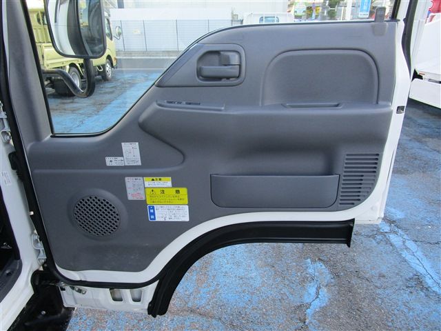 ISUZU  2016 Image 31