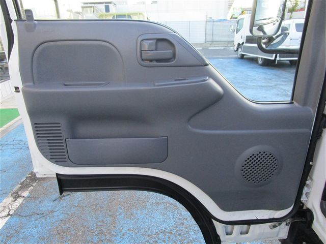 ISUZU  2016 Image 31