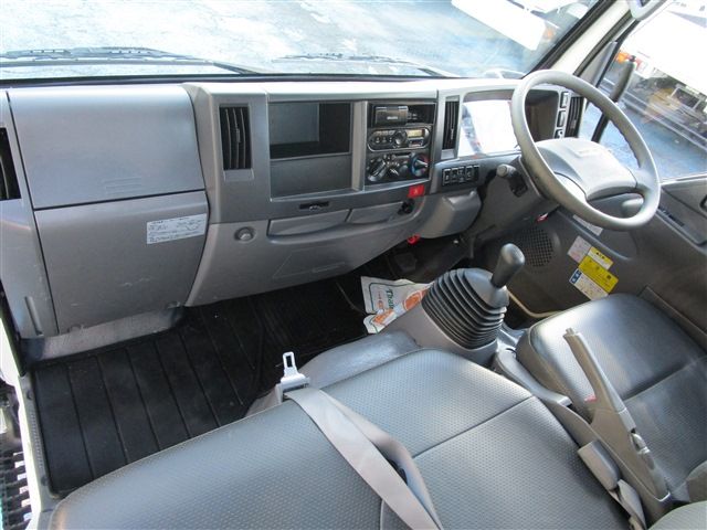 ISUZU  2016 Image 31