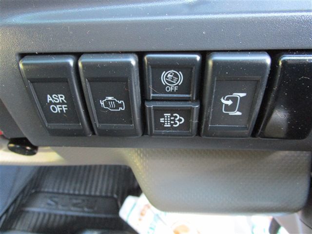 ISUZU  2016 Image 31