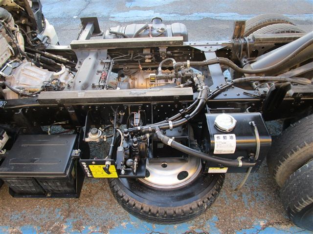 ISUZU  2016 Image 31