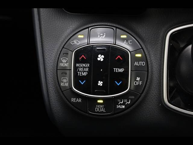 TOYOTA VOXY HYBRID 2014 Image 31