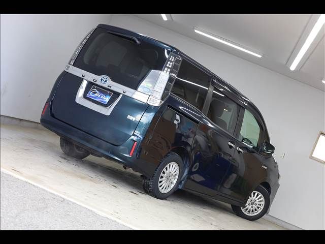 TOYOTA VOXY HYBRID 2014 Image 31
