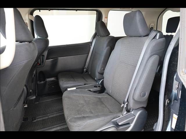 TOYOTA VOXY HYBRID 2014 Image 31