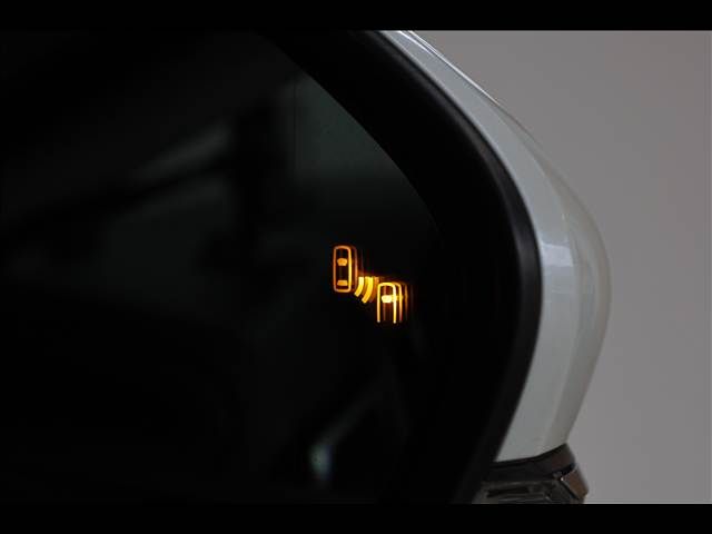 TOYOTA CAMRY HYBRID 2017 Image 31