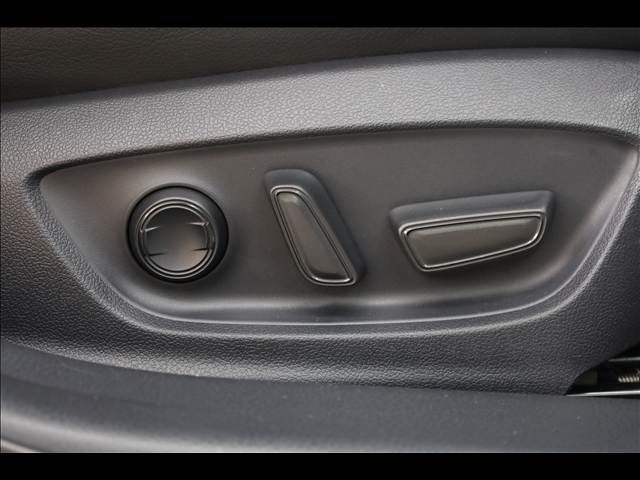 TOYOTA CAMRY HYBRID 2017 Image 31