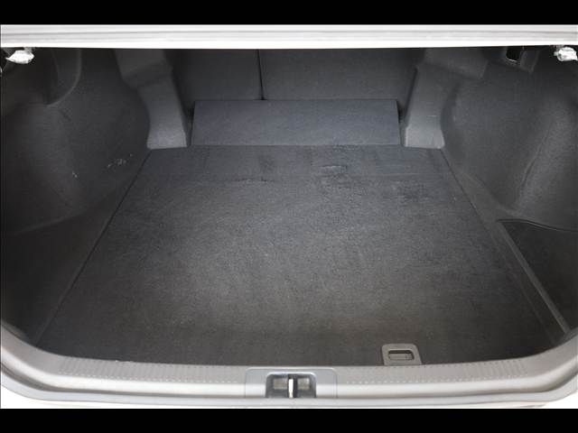 TOYOTA CAMRY HYBRID 2017 Image 31