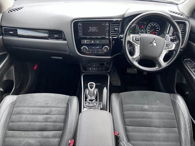 MITSUBISHI OUTLANDER PHEV 2015 Image 31