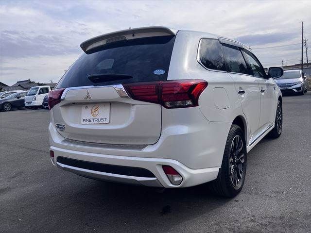 MITSUBISHI OUTLANDER PHEV 2015 Image 31