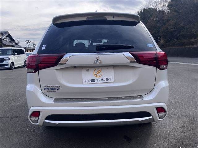 MITSUBISHI OUTLANDER PHEV 2015 Image 31