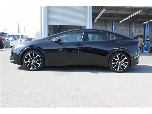 TOYOTA PRIUS PHV 2023 Image 31