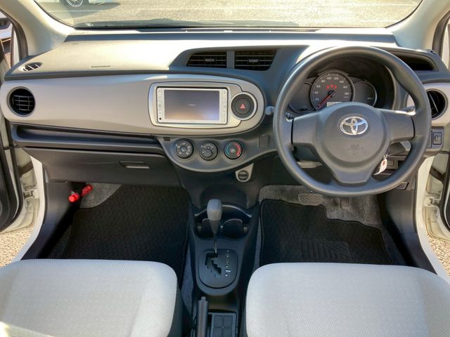 TOYOTA VITZ 2013 Image 31