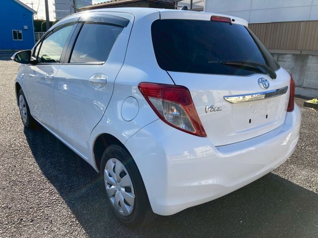 TOYOTA VITZ 2013 Image 31
