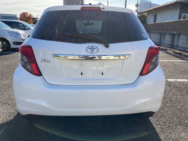 TOYOTA VITZ 2013 Image 31