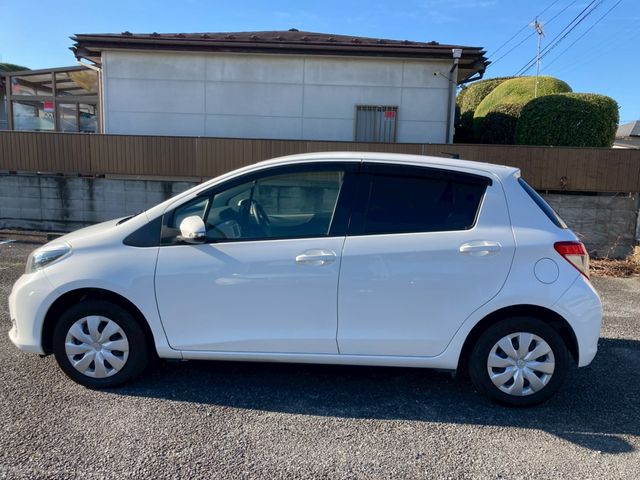 TOYOTA VITZ 2013 Image 31