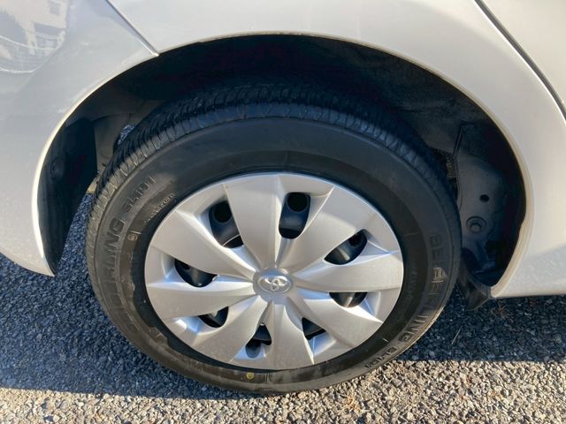 TOYOTA VITZ 2013 Image 31