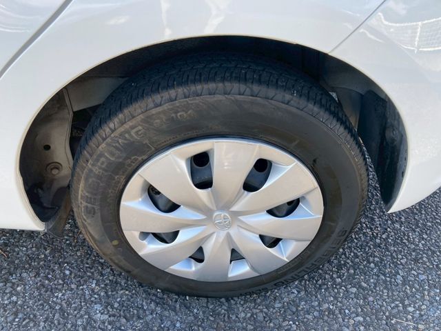 TOYOTA VITZ 2013 Image 31