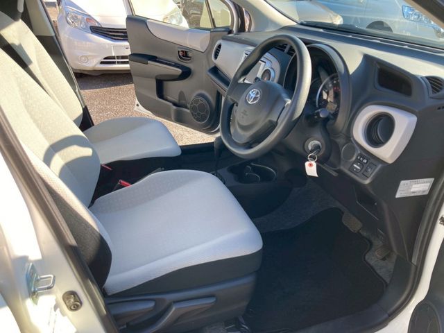 TOYOTA VITZ 2013 Image 31