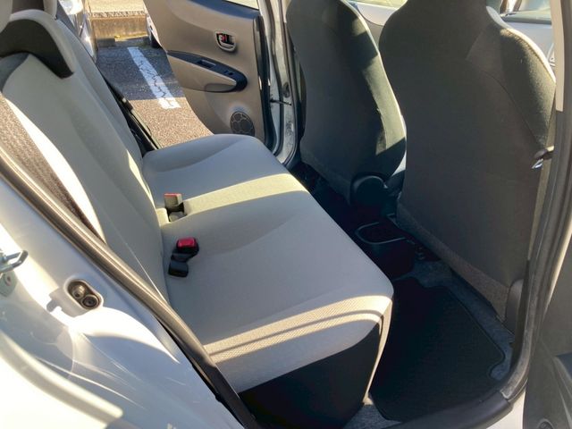 TOYOTA VITZ 2013 Image 31