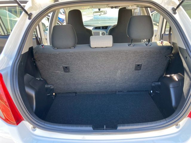 TOYOTA VITZ 2013 Image 31