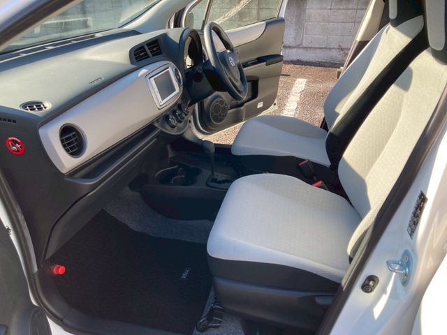 TOYOTA VITZ 2013 Image 31