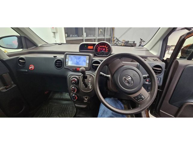 TOYOTA PORTE 2013 Image 31