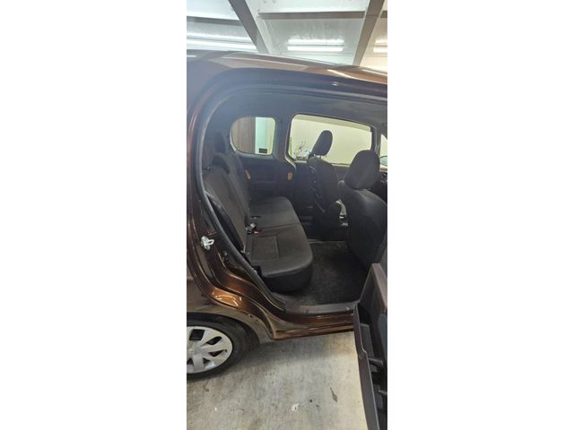 TOYOTA PORTE 2013 Image 31