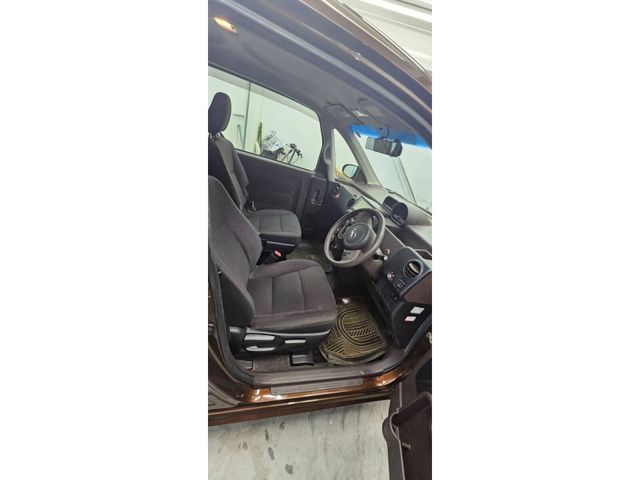 TOYOTA PORTE 2013 Image 31