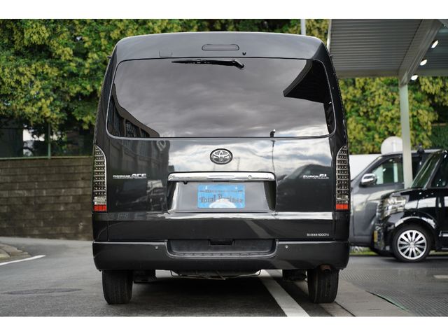 TOYOTA REGIUSACE VAN 2WD 2012 Image 31