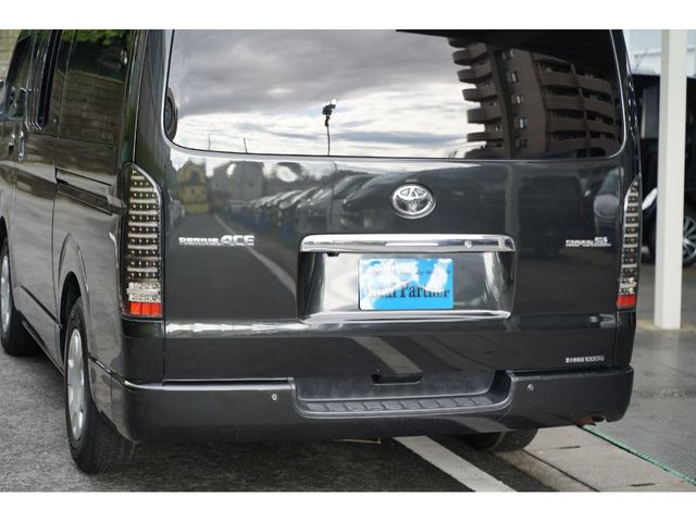 TOYOTA REGIUSACE VAN 2WD 2012 Image 31