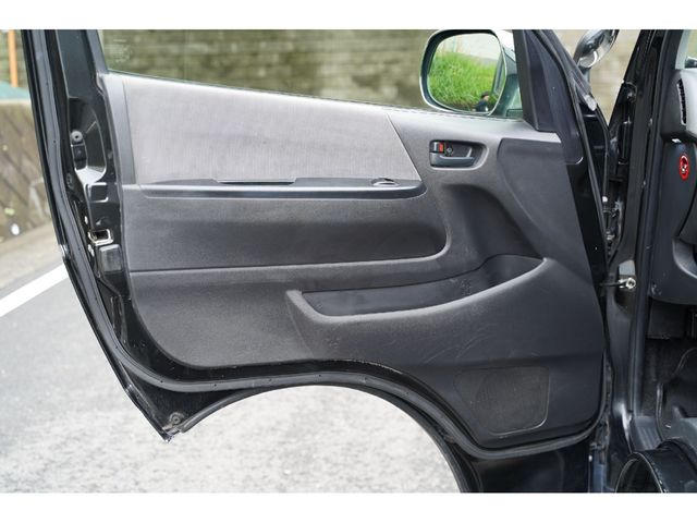 TOYOTA REGIUSACE VAN 2WD 2012 Image 31