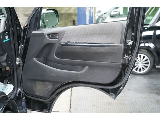 TOYOTA REGIUSACE VAN 2WD 2012 Image 31