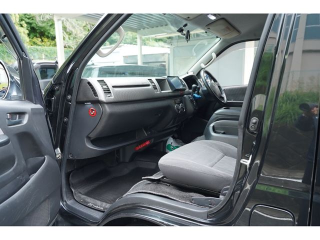 TOYOTA REGIUSACE VAN 2WD 2012 Image 31