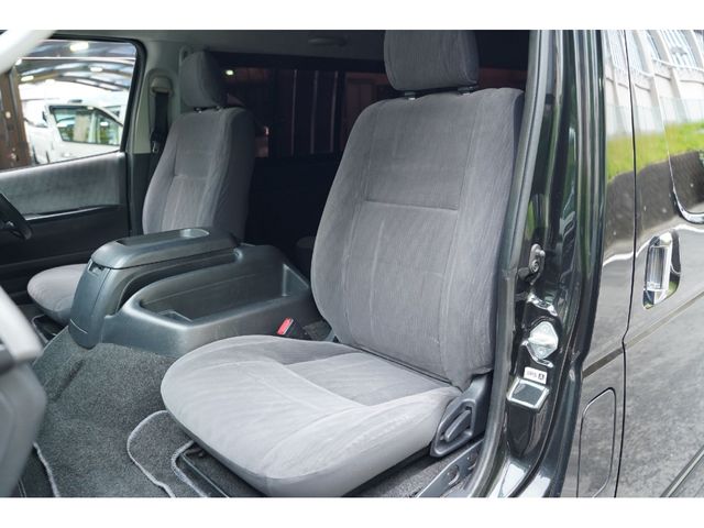 TOYOTA REGIUSACE VAN 2WD 2012 Image 31