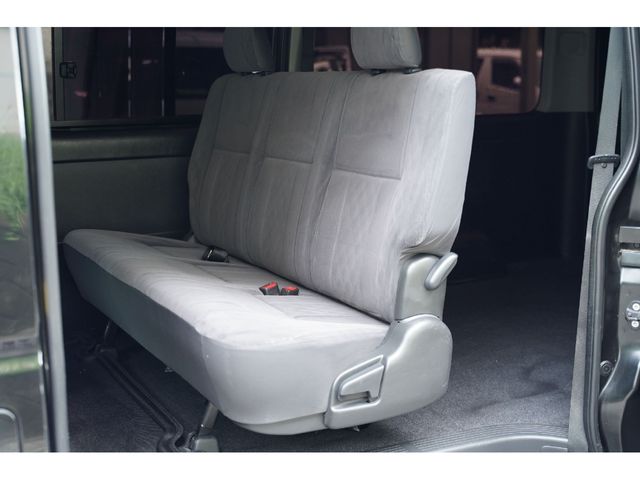 TOYOTA REGIUSACE VAN 2WD 2012 Image 31