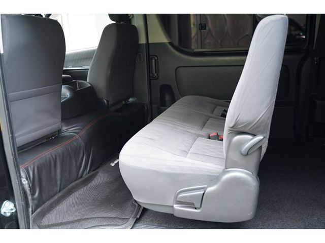 TOYOTA REGIUSACE VAN 2WD 2012 Image 31