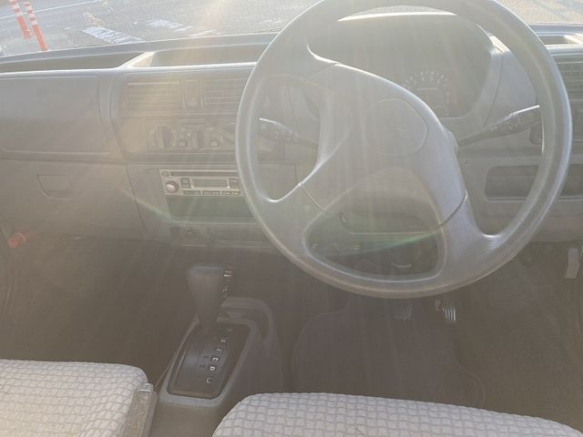 MITSUBISHI TOWNBOX 2002 Image 31