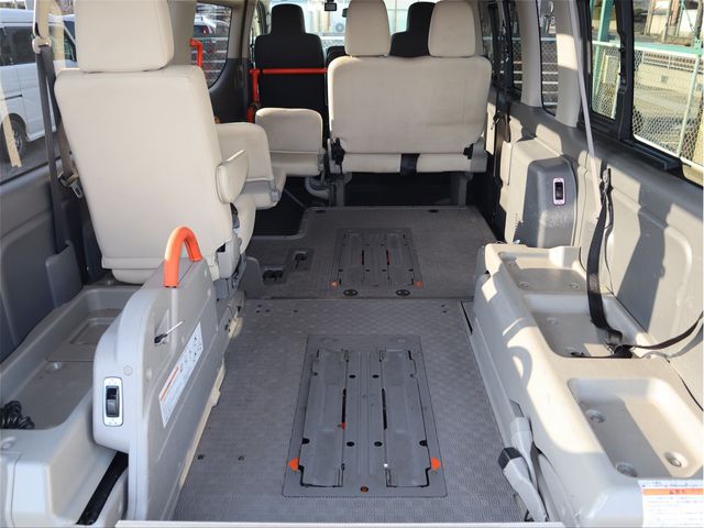 NISSAN NV350 CARAVAN 2019 Image 31