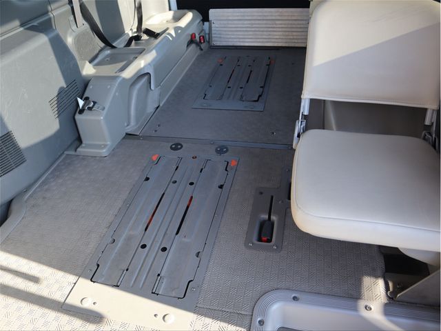 NISSAN NV350 CARAVAN 2019 Image 31