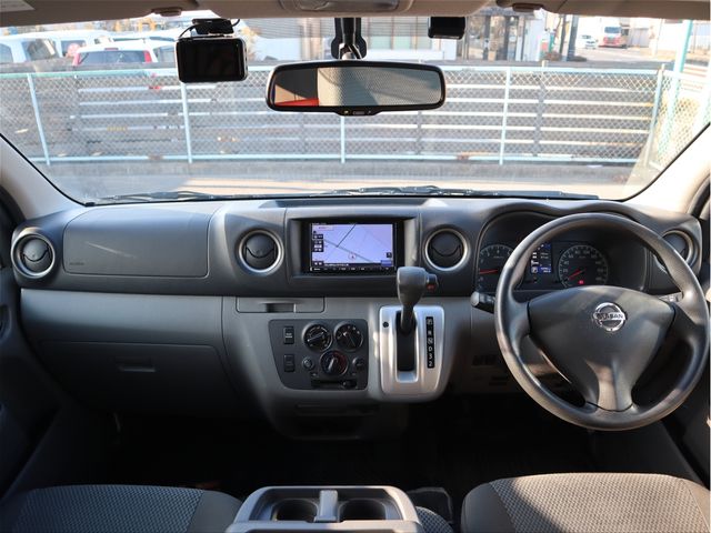 NISSAN NV350 CARAVAN 2019 Image 31