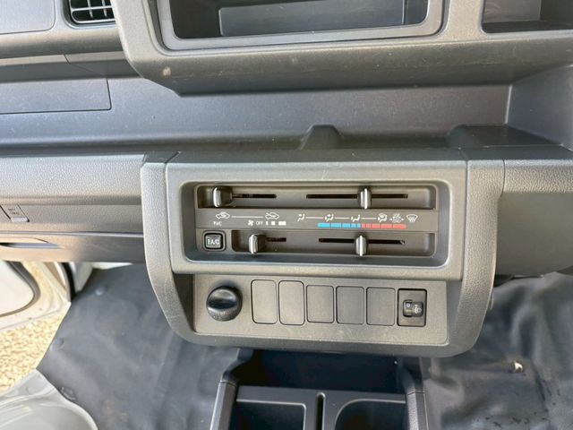 DAIHATSU HIJET TRUCK 2016 Image 31